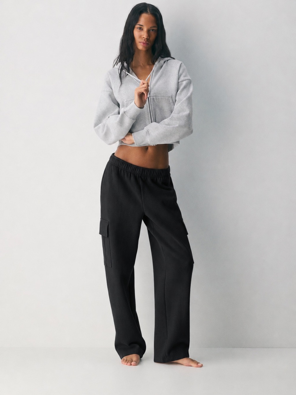 Aritzia Cozy Sweatfleece Mega Cargo Size Medium Tall 30.5” Inseam Black